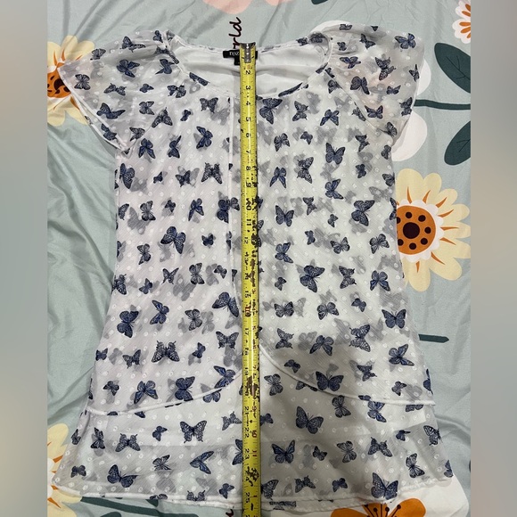Roz & Ali Brand blouse. Blue butterfly. Size XS - Picture 1 of 6